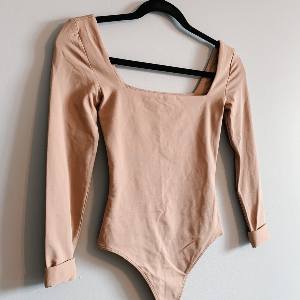 Aritzia: Contour Squareneck Bodysuit NWOT